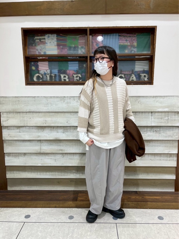 人気のボトムスコーデ①