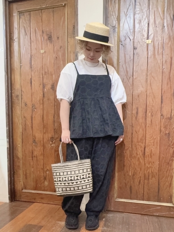 ドット刺繍コーデ