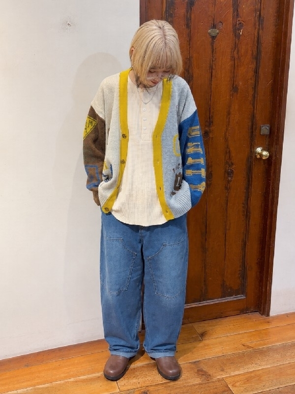 ワッペン付きカーディガン