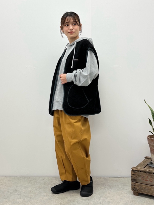 WEB限定アーモンドパンツ